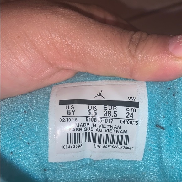 12s size 6Y - Picture 3 of 3